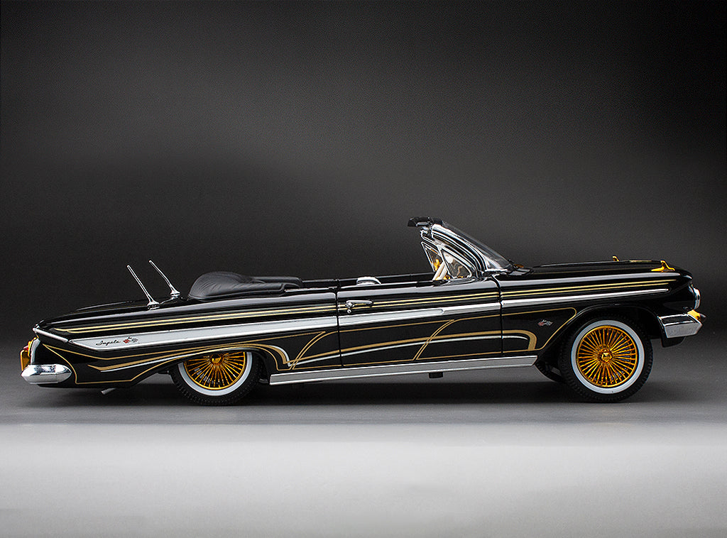 (BLACK-NOIR) 1961 Chevrolet Impala Open Convertilbe Lowrider (with movable suspension)