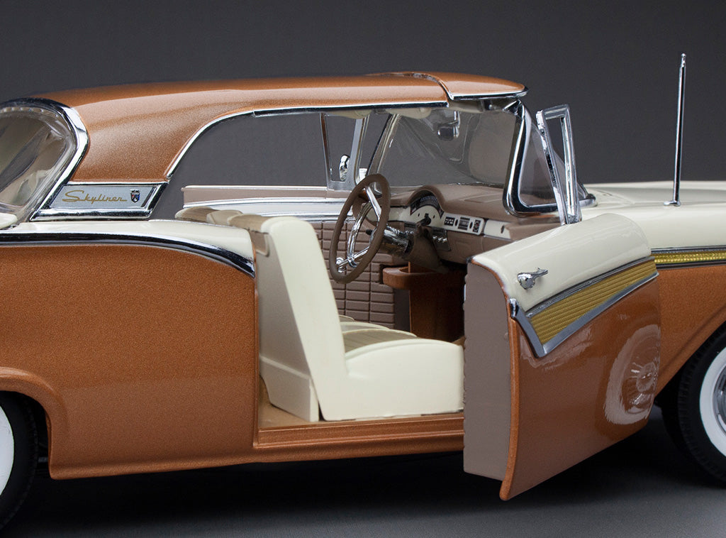 1957 Ford Fairlane 500 Skyliner – Bronze / Colonial White (SS1349)