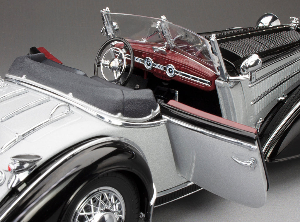 1939 Horch 855 Roadster - Black / Silver