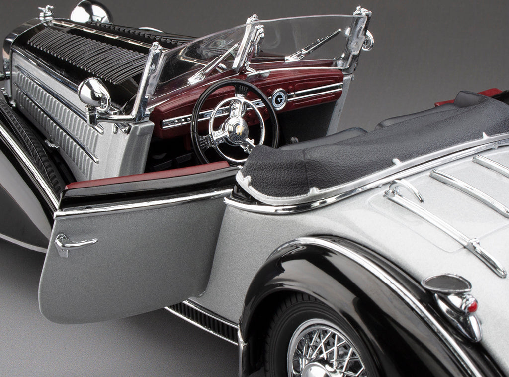 1939 Horch 855 Roadster - Black / Silver