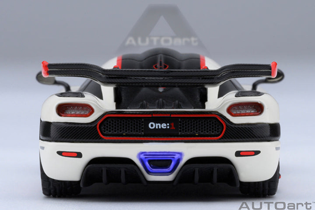 Koenigsegg One: 1 (Pebble White/Carbon) - Autoart 1/64