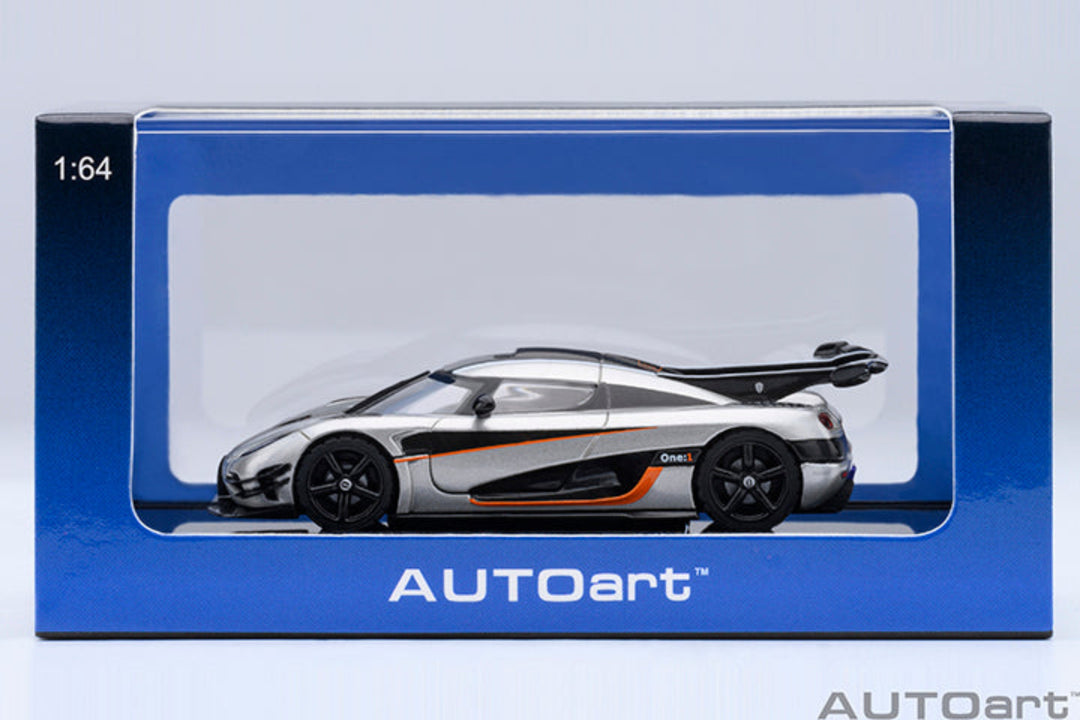 Koenigsegg One: 1 (Moon Grey/Carbon) - Autoart 1/64