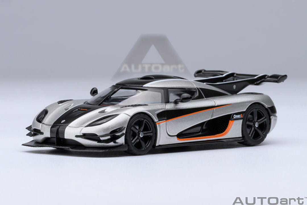 Koenigsegg One: 1 (Moon Grey/Carbon) - Autoart 1/64