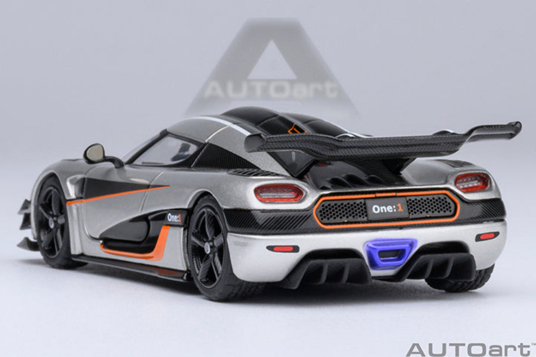 Koenigsegg One: 1 (Moon Grey/Carbon) - Autoart 1/64