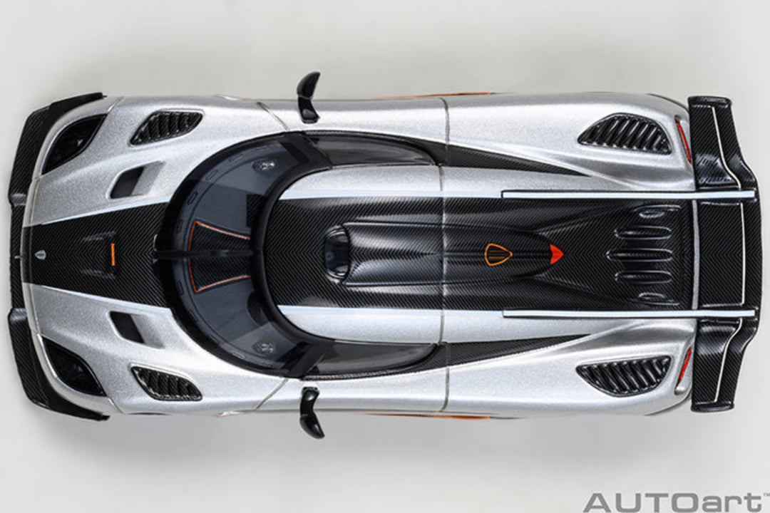 Koenigsegg One: 1 (Moon Grey/Carbon) - Autoart 1/64
