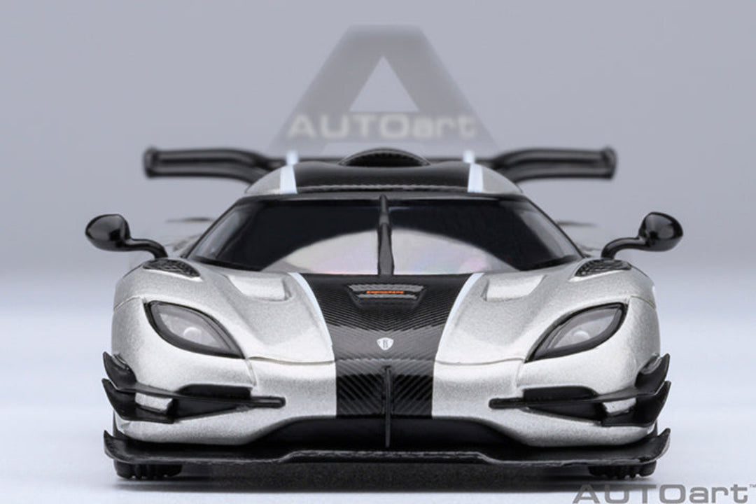 Koenigsegg One: 1 (Moon Grey/Carbon) - Autoart 1/64
