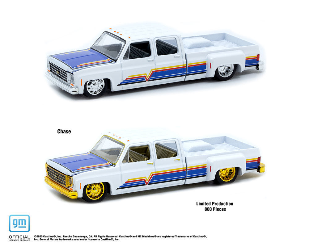 M2 Machines-1975 Chevrolet Cheyenne Super 30 Dually - 39000-MJS08