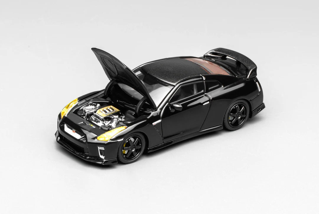 Motorhelix 1/64 - Nissan GT-R (R35) Meteor Pearl Black w/Carbon Top - M63517