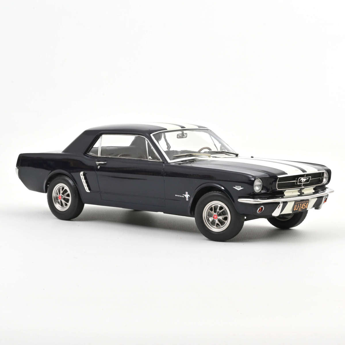 Ford Mustang Coupé 1966 Nightmist Blue métallisé 1:18 – Norev 182805