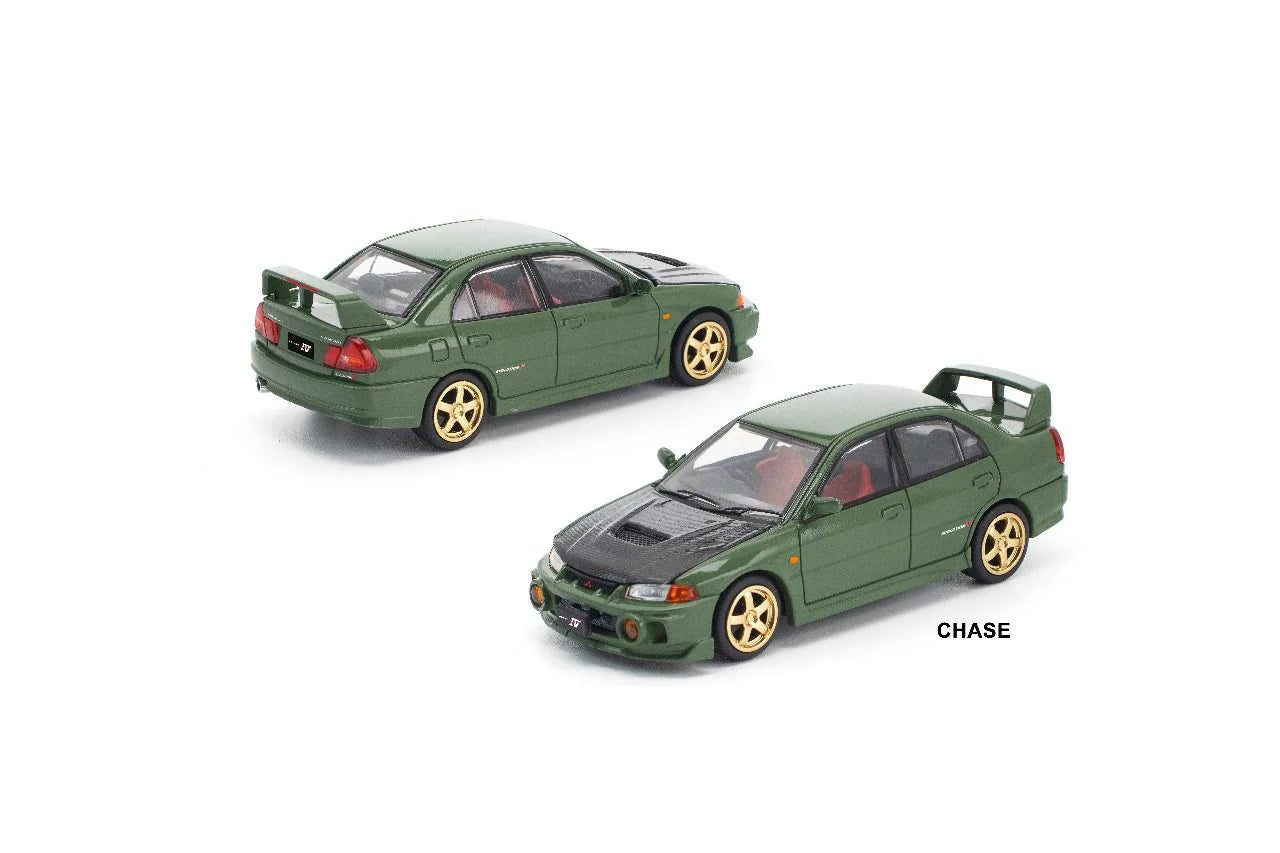 CHASE CAR POP RACE x Enigma 1:64 Mitsubishi Lancer Evolution IV – Vert – Capot carbone – PRE022-CHASE