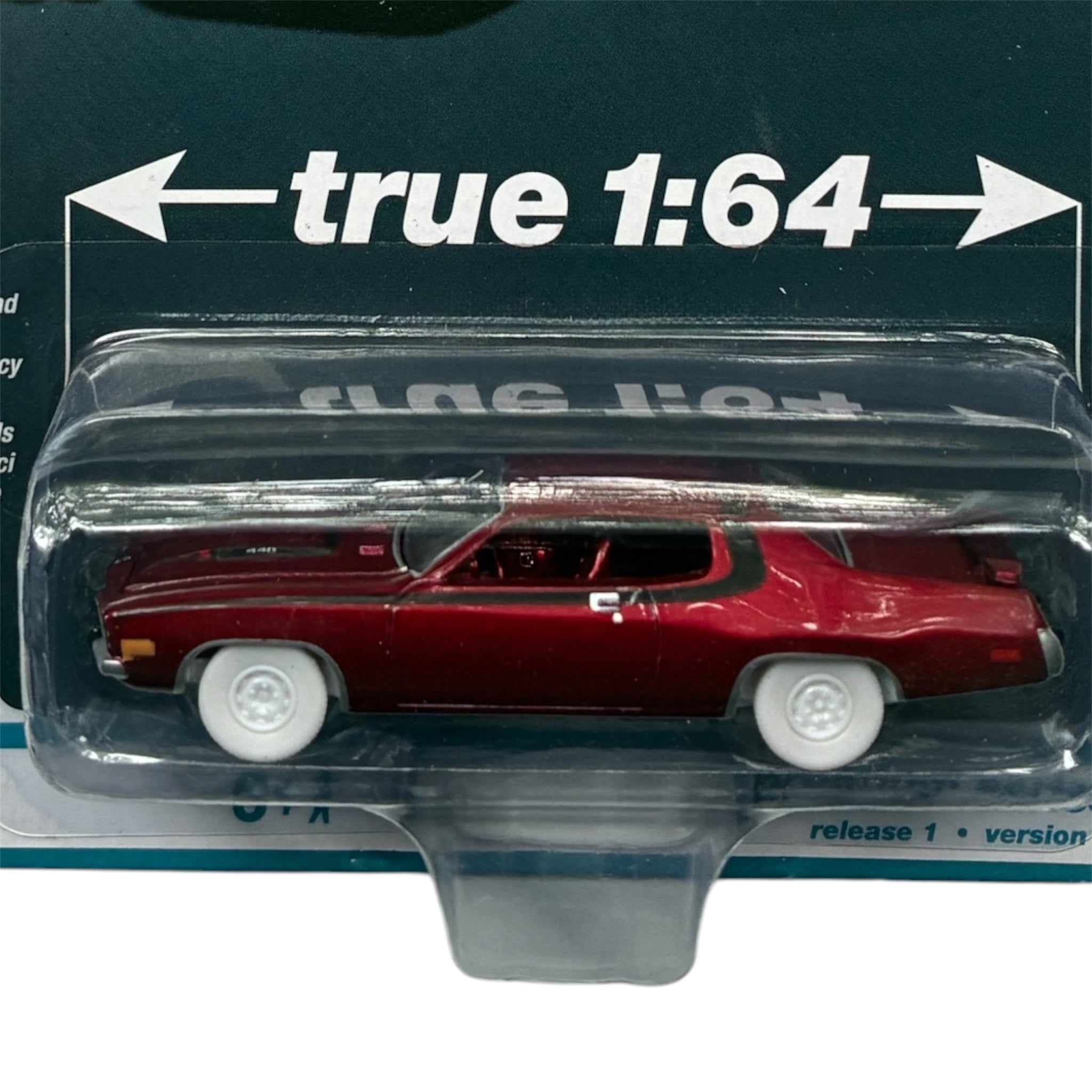 CHASE CAR Auto World 1:64 Plymouth Road Runner 1973 – Vintage Muscle – AW64352-1B-5-CHASE