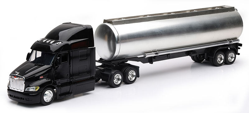 Peterbilt 387 Semi Truck with Chrome Tanker Trailer