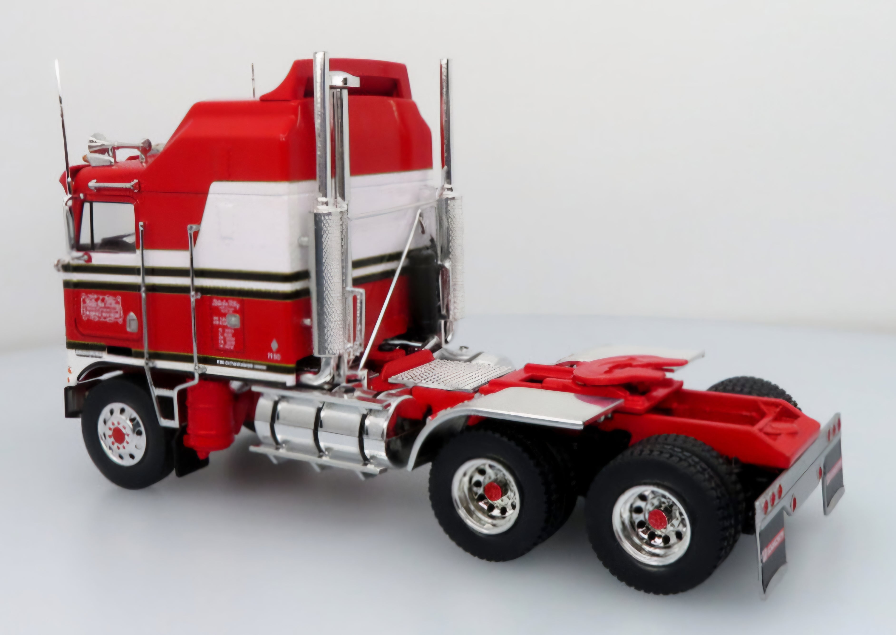 1979 Kenworth K100 Aerodyne w/ Trailer: MB McKay Trucking 1:43