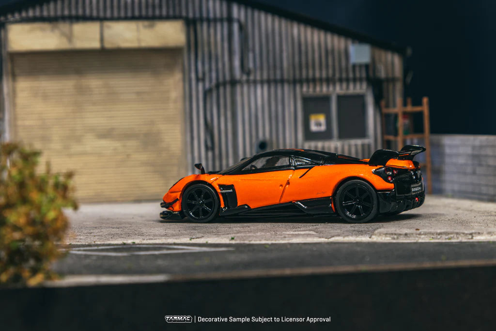 (PRE-ORDER 2025) Tarmac Works 1:64, Pagani Huayra BC Arancio Saint Tropez T64G-TL014-OR