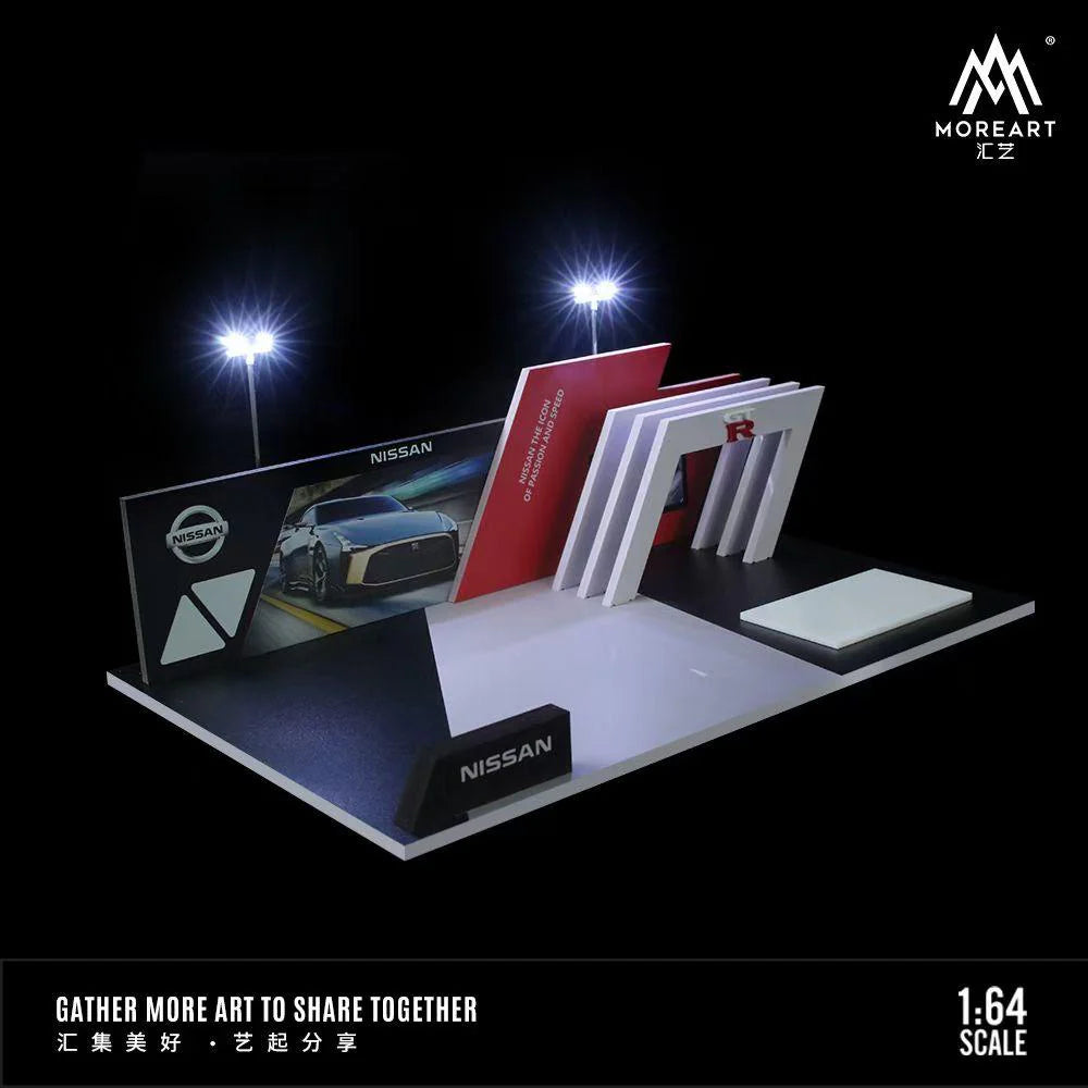 MoreArt 1:64 Stand d’exposition Nissan Auto Show Lighting Edition – MO925204