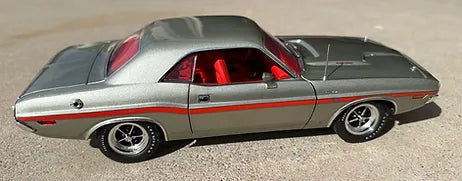 1970 DODGE CHALLENGER R/T 440 SILVER (Limité à 150-Limited to 150)