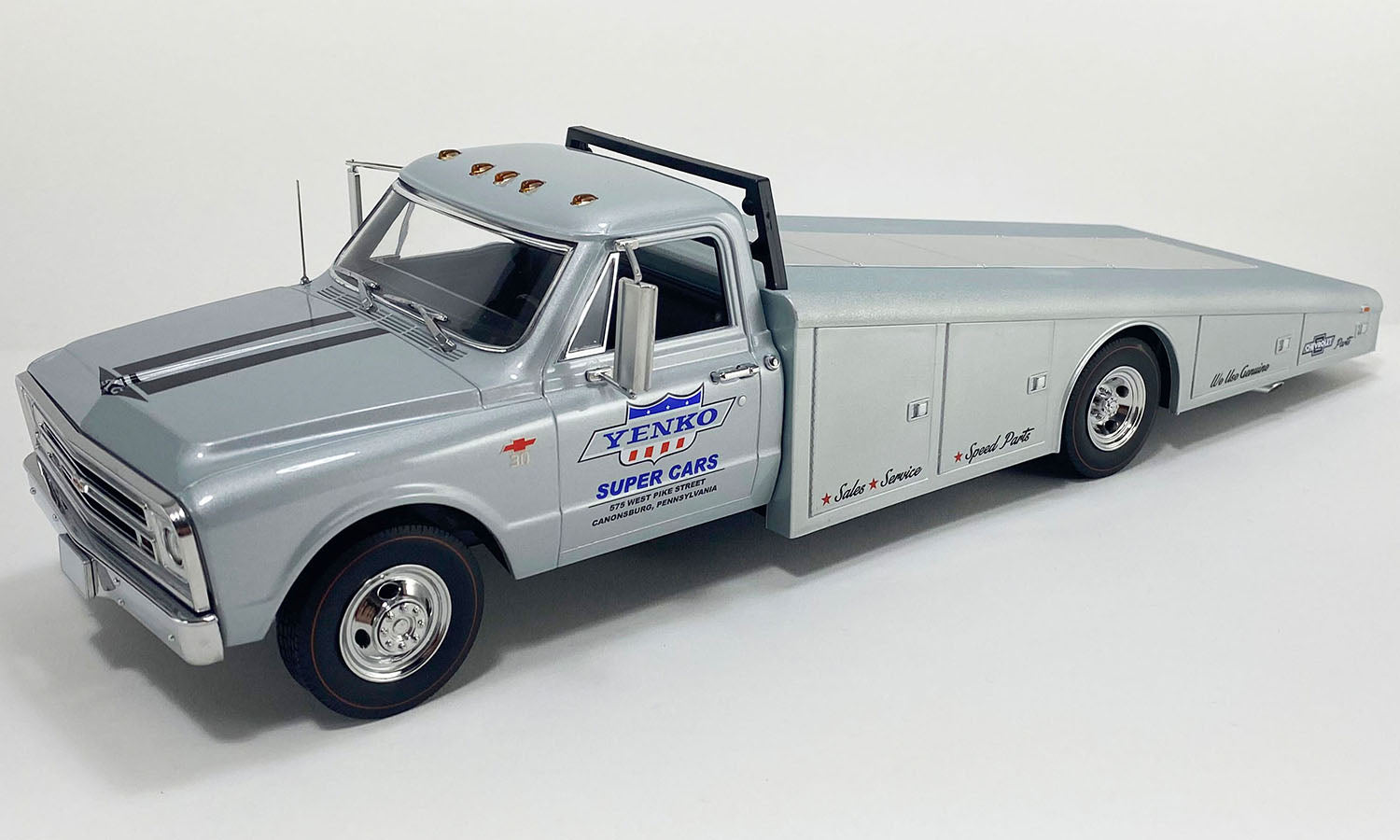 (PRE-ORDER, 2025) 1967 Chevrolet C-30 Ramp Truck - Yenko Super Cars