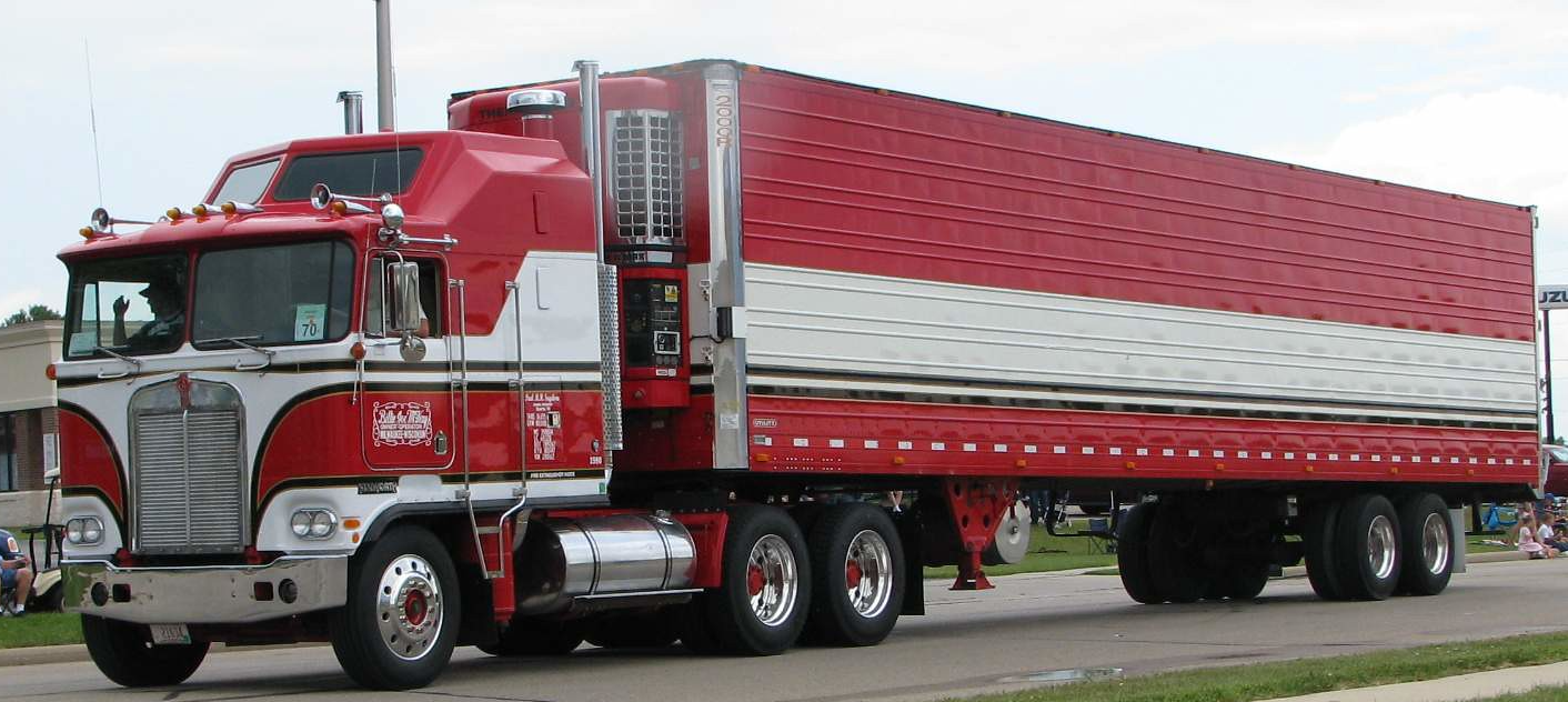 1979 KW K100 Aerodyne Tractor & Trailer ("22 x "9) : BJ and the Bear 1:18 *Voir Note-*See Note