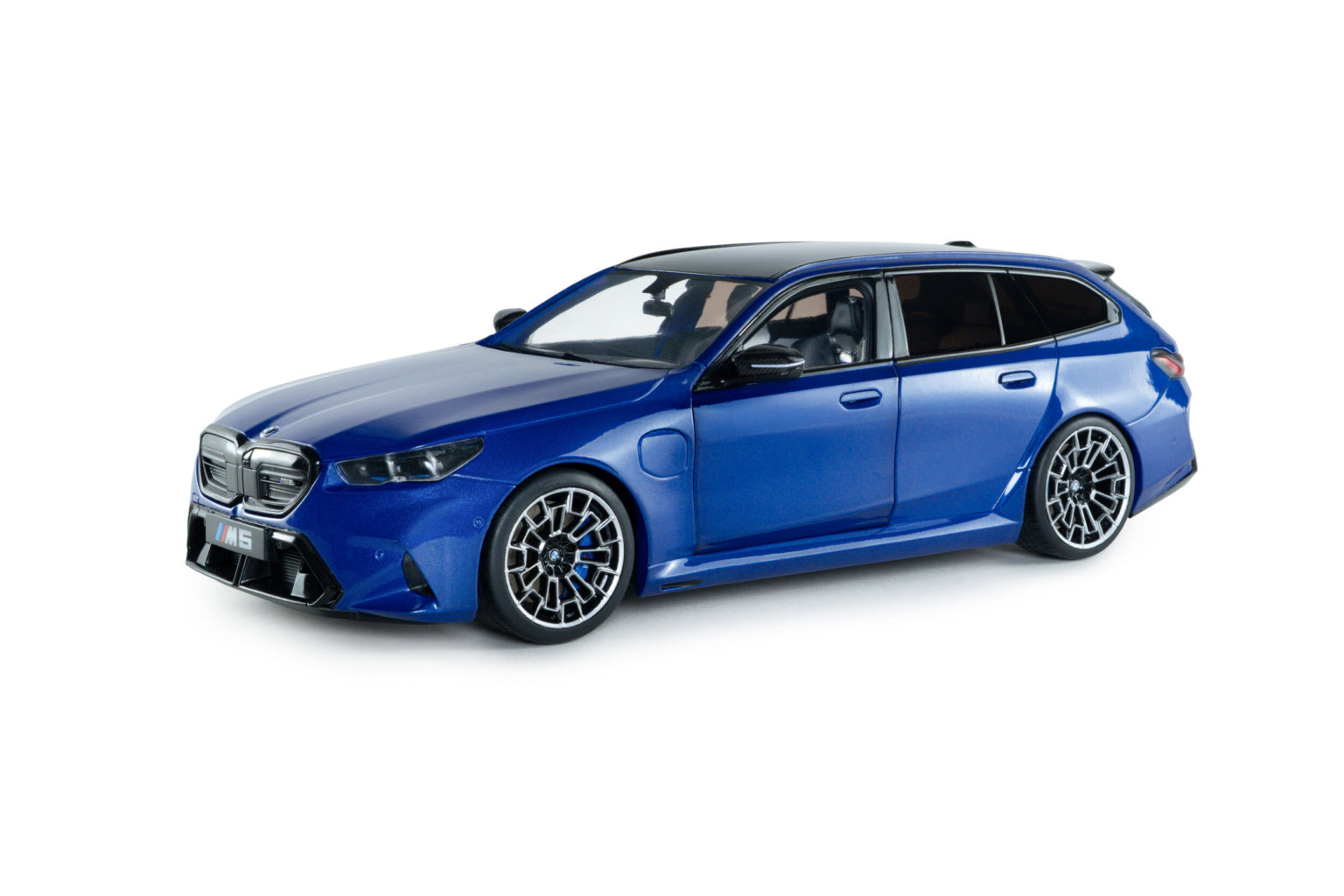 BMW M5 Touring 2024 Marina Bay Blue Metallic – Solido 1:18 – S1814801