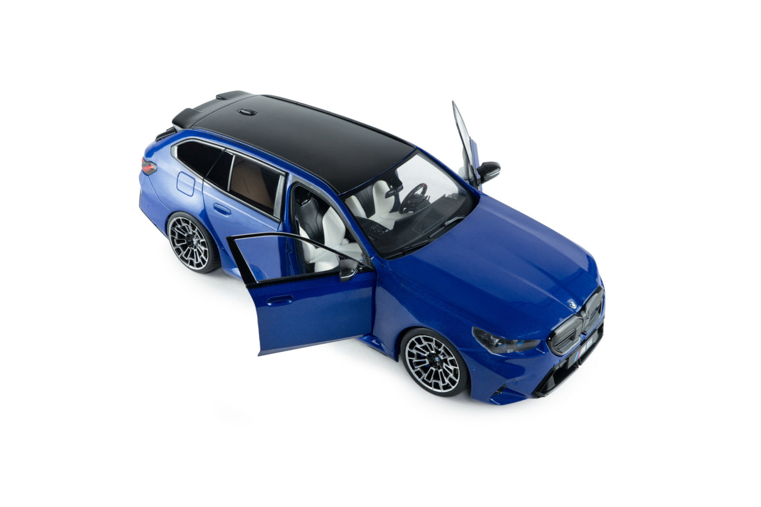 BMW M5 Touring 2024 Marina Bay Blue Metallic – Solido 1:18 – S1814801