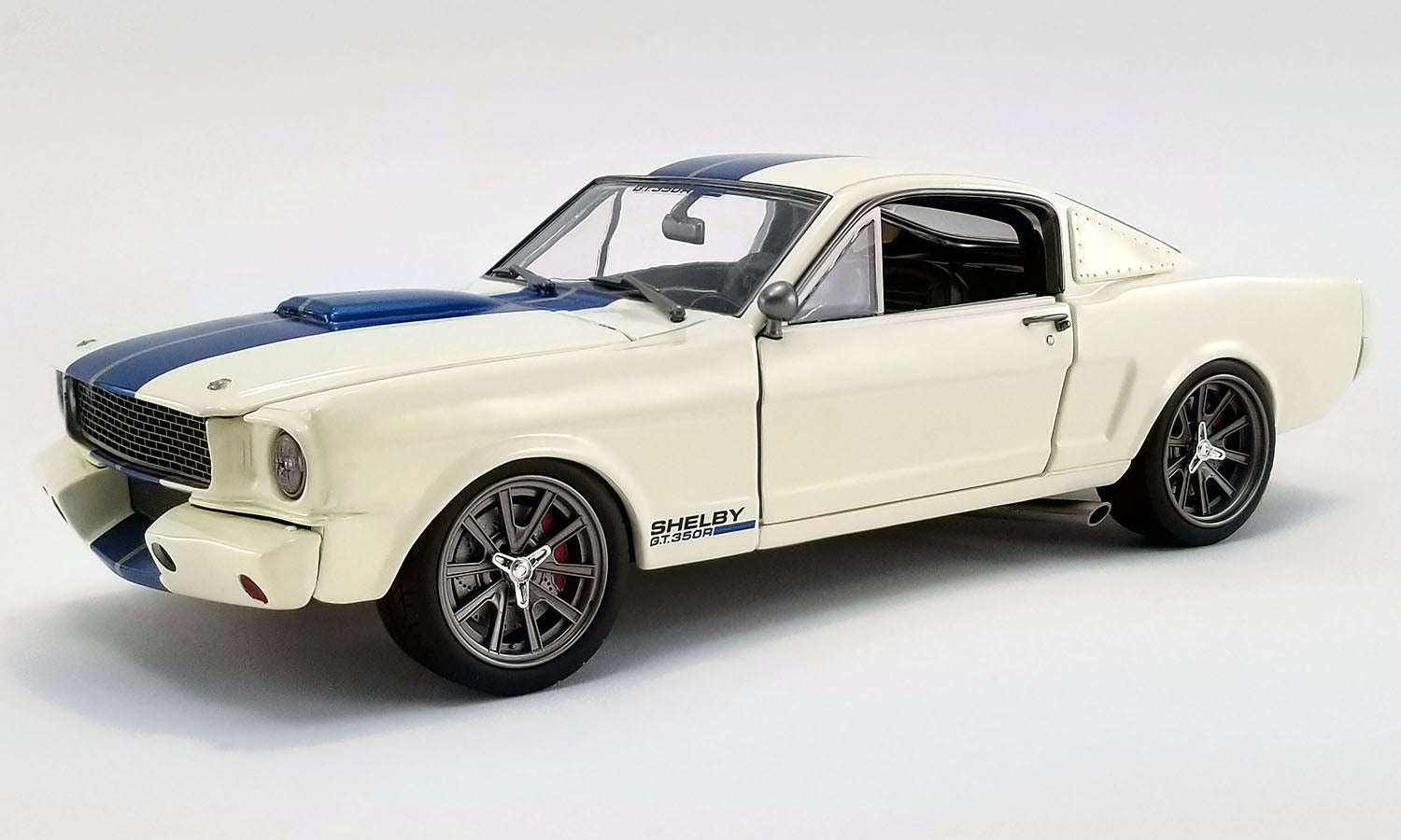 Ford Shelby GT350R "Street Fighter"