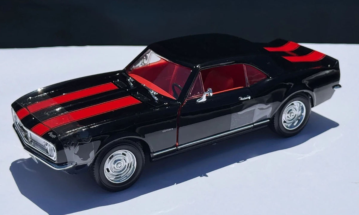 Lucky Die Cast – 1967 Chevrolet Camaro Z/28 – 1:18 – 92188B
