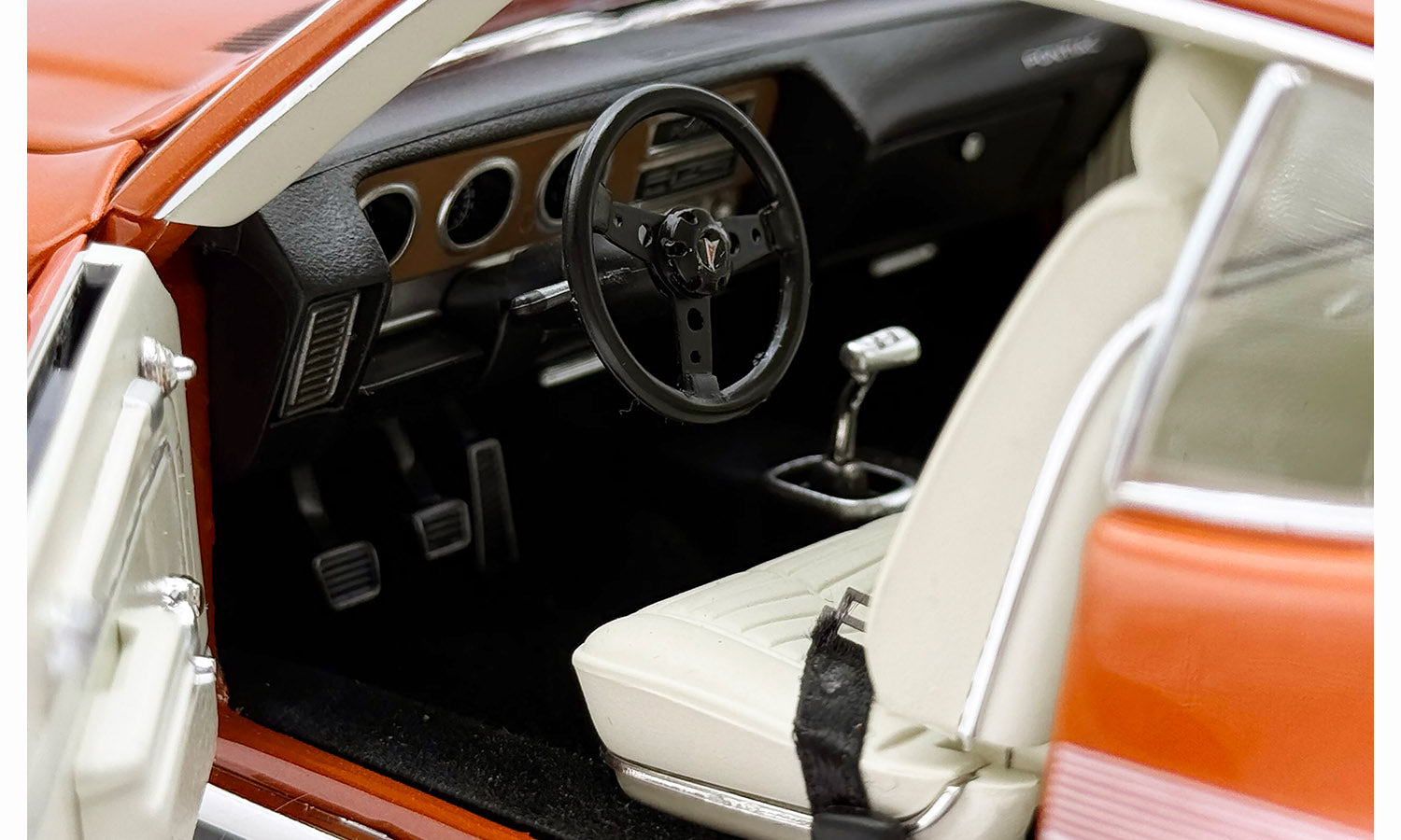 1972 PONTIAC GTO LEMANS - (Sundance Orange) - A1801226