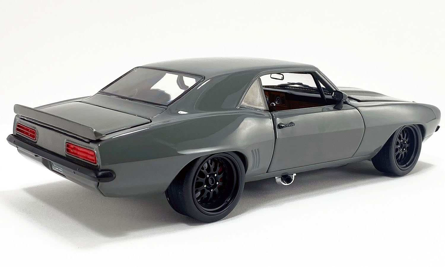 (PRE-ORDER HIVER/WINTER 2025) 1969 CHEVROLET CAMARO STREET FIGHTER "RHINO"