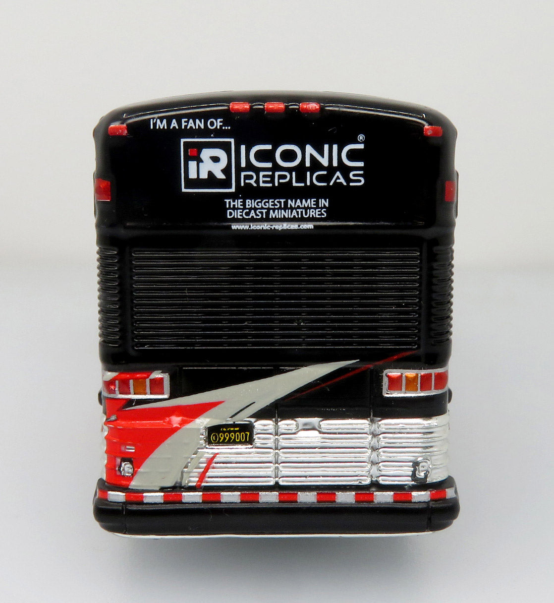 MCI D4000 IconiCruiser