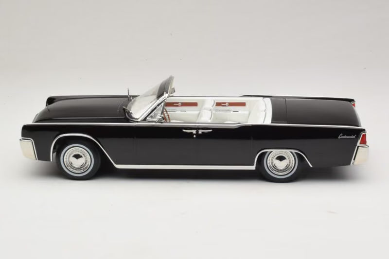 KK-Scale 1:18 Lincoln Continental décapotable 1963 noire – Film Bad Boys avec figurines Mike et Marcus – KKDC181521 + KKFIG052
