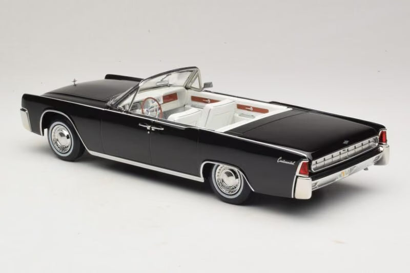 KK-Scale 1:18 Lincoln Continental décapotable 1963 noire – Film Bad Boys avec figurines Mike et Marcus – KKDC181521 + KKFIG052