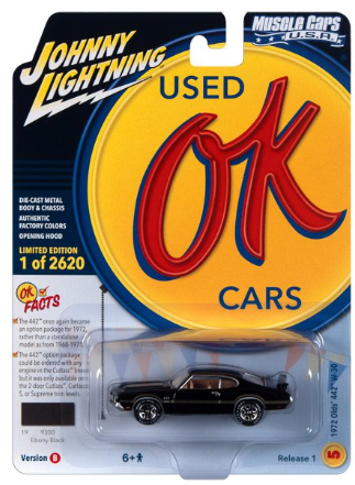 1972 Oldsmobile 442 W30 (Black w/Gold Hood & Side Stripes)