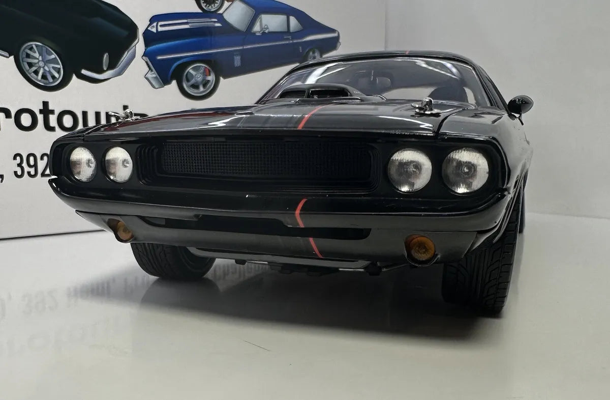 Dodge Challenger 1970 392 Hemi "Pro Touring Classic" YCID. (Limité à 250 unités-Limited de 250 Units)