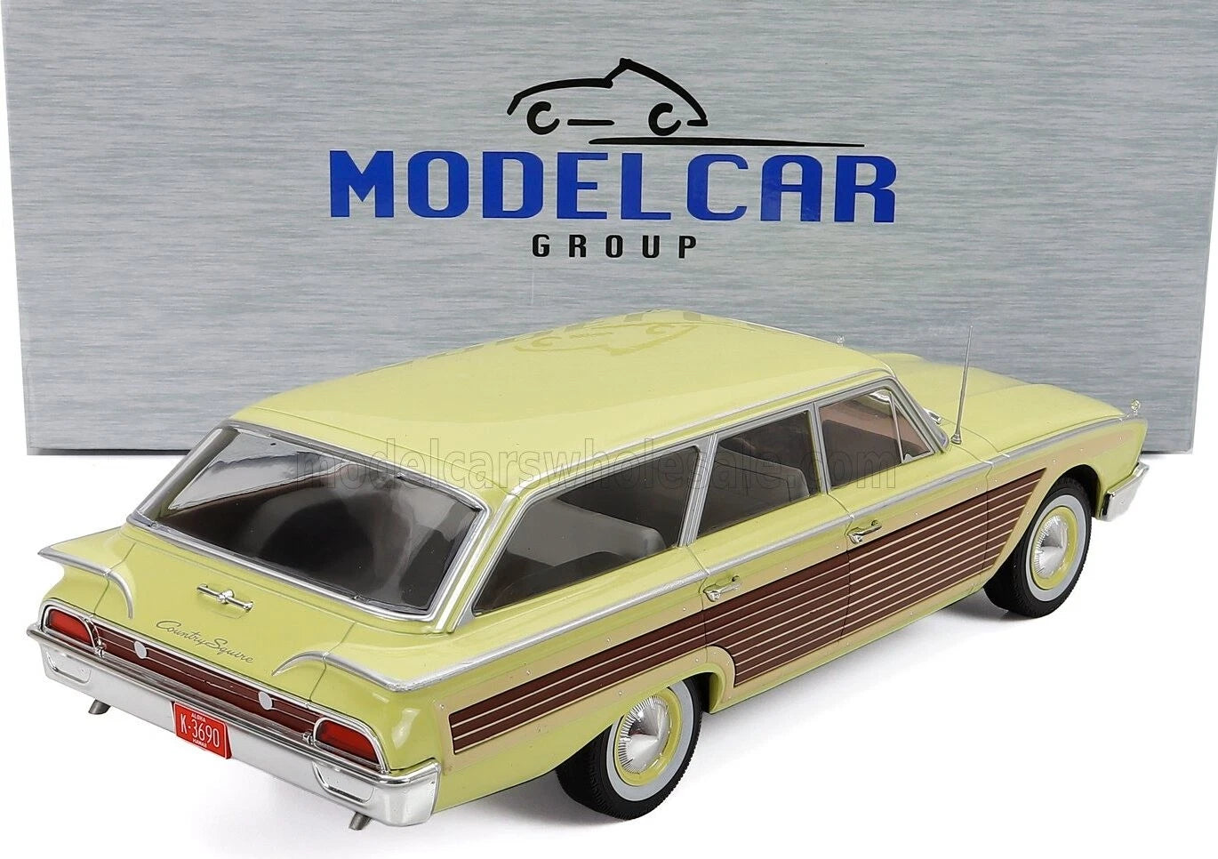 MCG 1/18"-1960 Ford LTD Country Squire Station Wagon Light Yellow