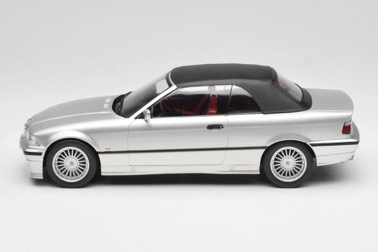 MCG 1/18"- BMW (E36) Alpina B3 3.2 Cabriolet 1996 — Argent MCG18322