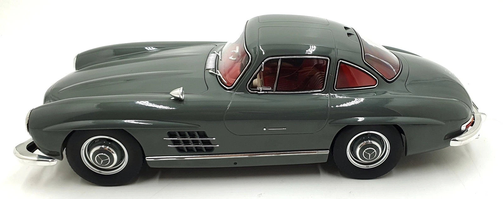 1954 Mercedes 300 SL (Graphite Grey) Scale 1/12