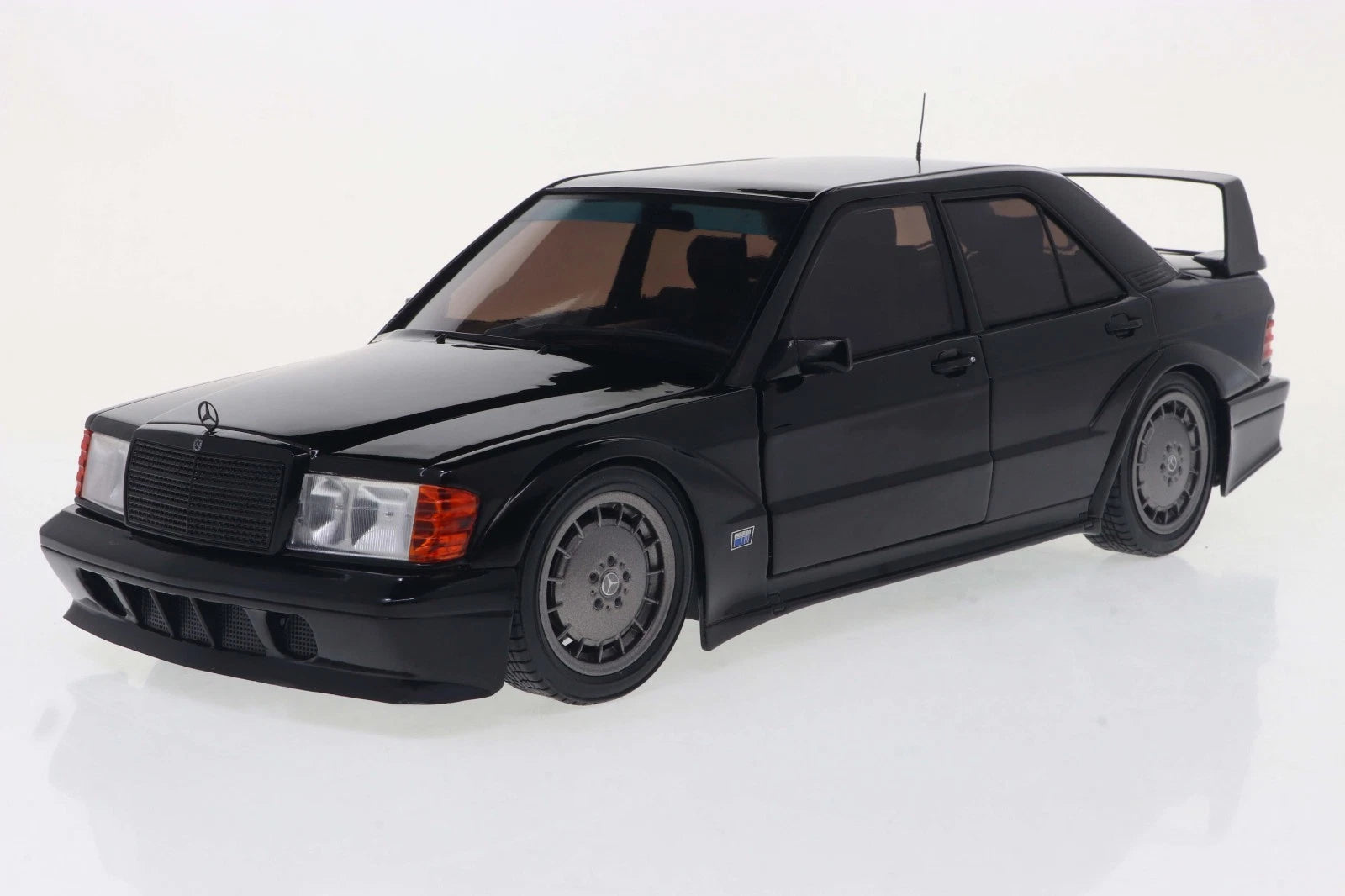 Mercedes-Benz 190 (W201) Evo II (S1801012)