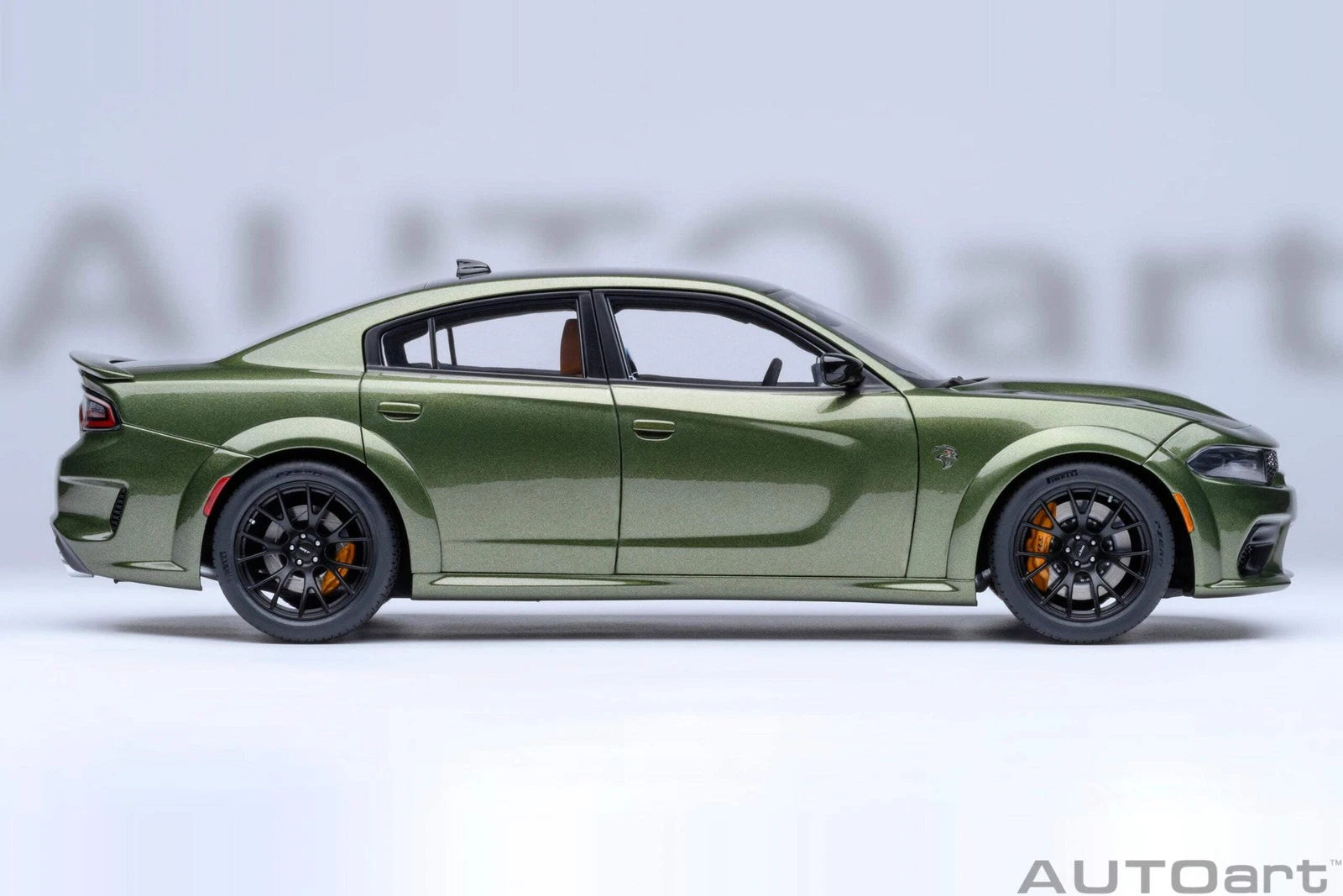 AutoArt 1:18- Dodge Charger SRT Hellcat Redeye Jailbreak (F8 Green) AA71752