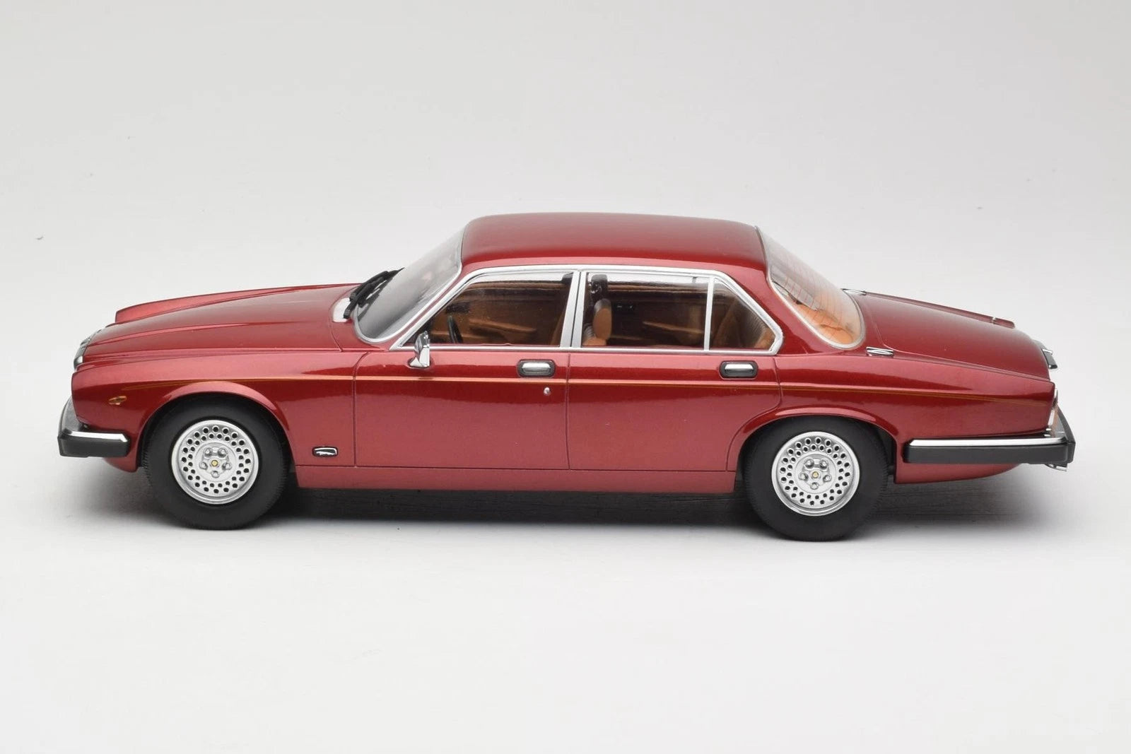 Jaguar XJ Series III Metallic Dark Red-MCG