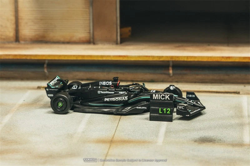 TARMAC WORKS GLOBAL64 1/64-Mercedes-AMG F1 W14 E Performance Spanish Grand Prix Tyre Testing 2023 Mick Schumacher
