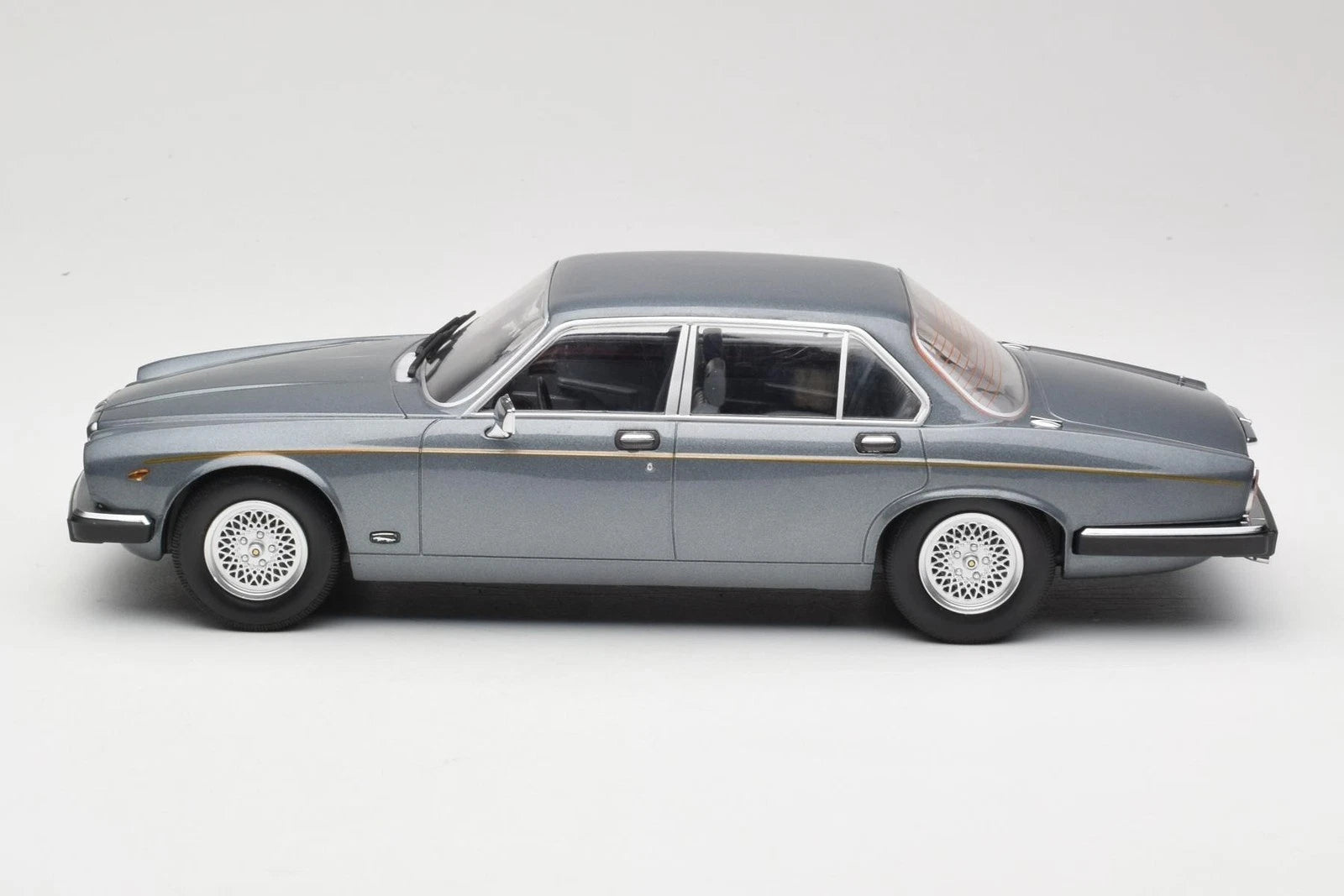 Jaguar XJ Series III Metallic Grey-MCG