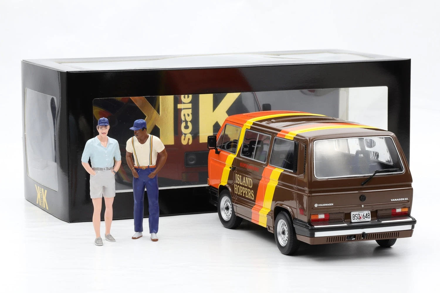KK Scale 1:18 Magnum P.I. 1987 Volkswagen T3 Minibus Multivan Island Hoppers + Thomas & Theodore Calvin (T.C.) – 3-Piece Set – KKDC180993 / KKFIG031 / KKFIG055