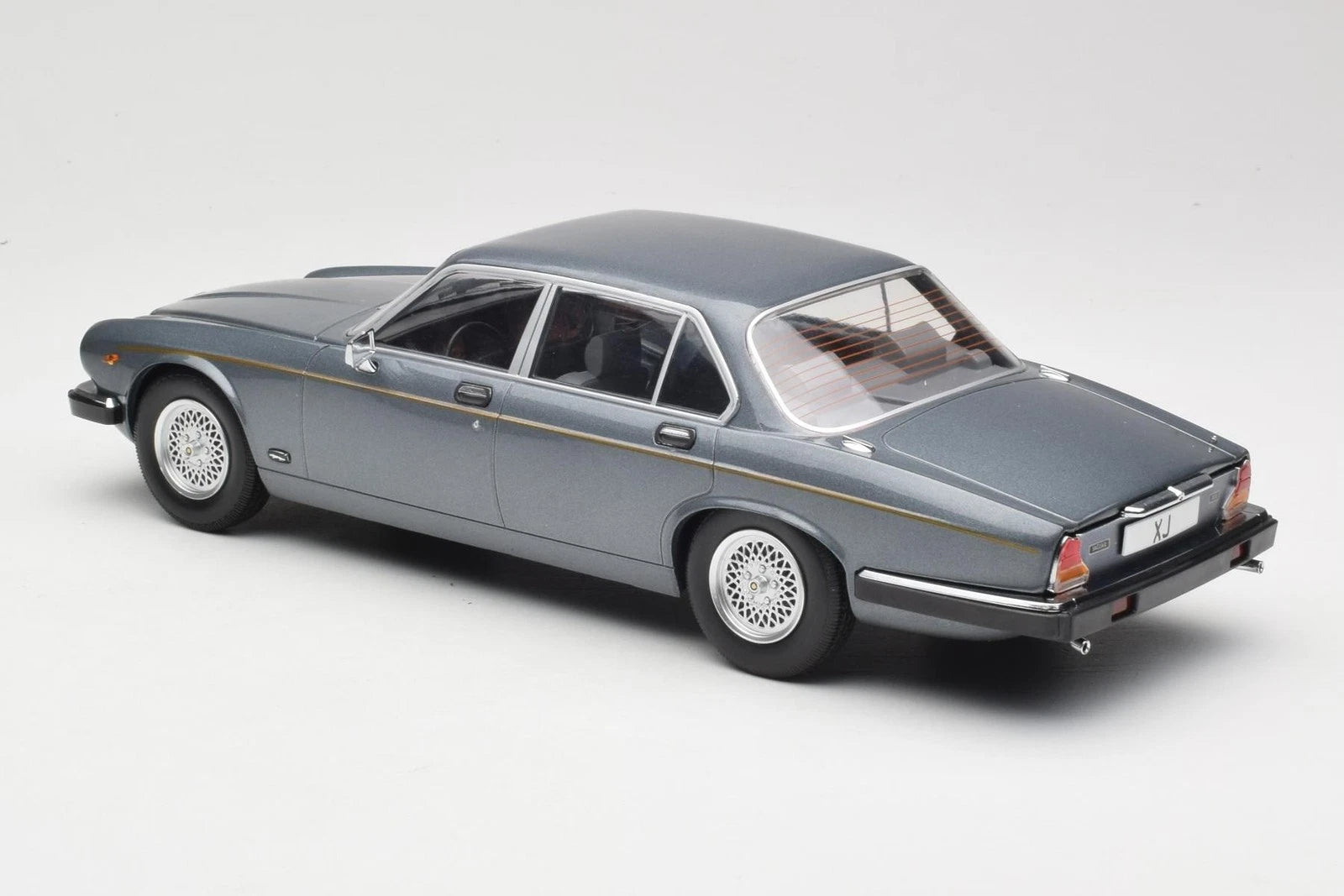Jaguar XJ Series III Metallic Grey-MCG