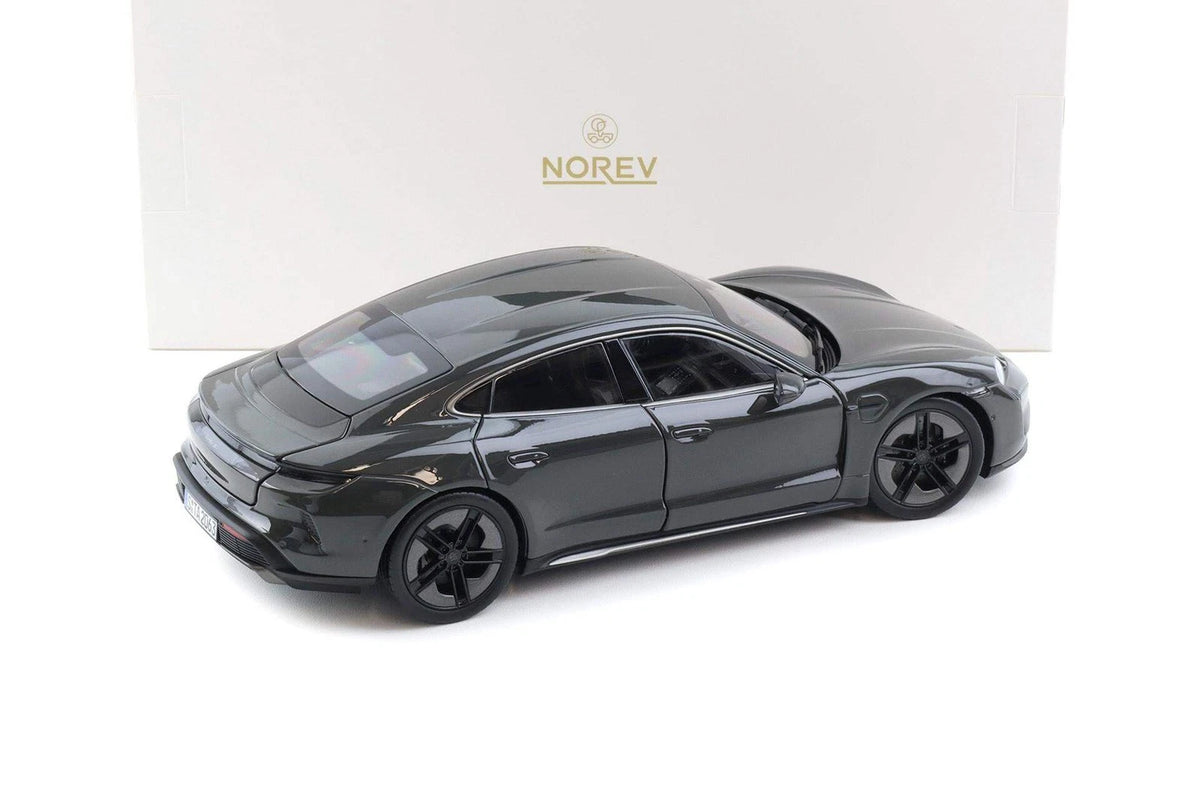 Norev 1:18 Porsche Taycan Turbo S 2024 – Gris Ardoise Neo – 187654