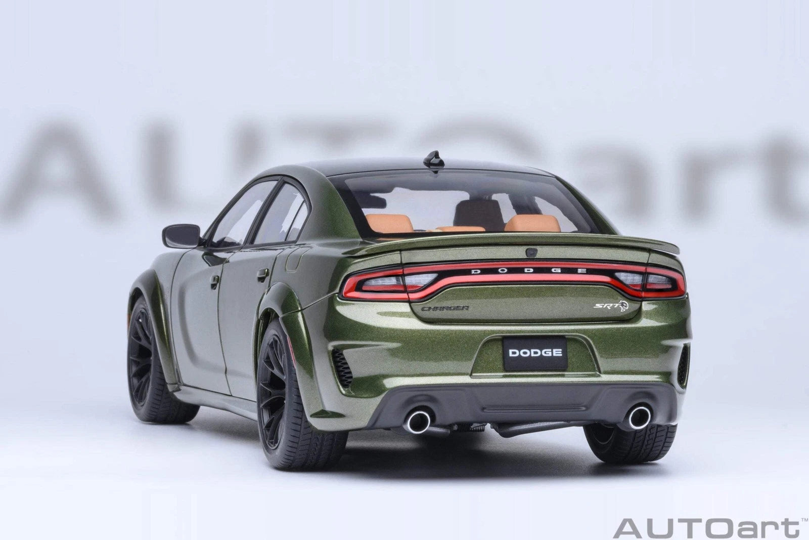 AutoArt 1:18- Dodge Charger SRT Hellcat Redeye Jailbreak (F8 Green) AA71752