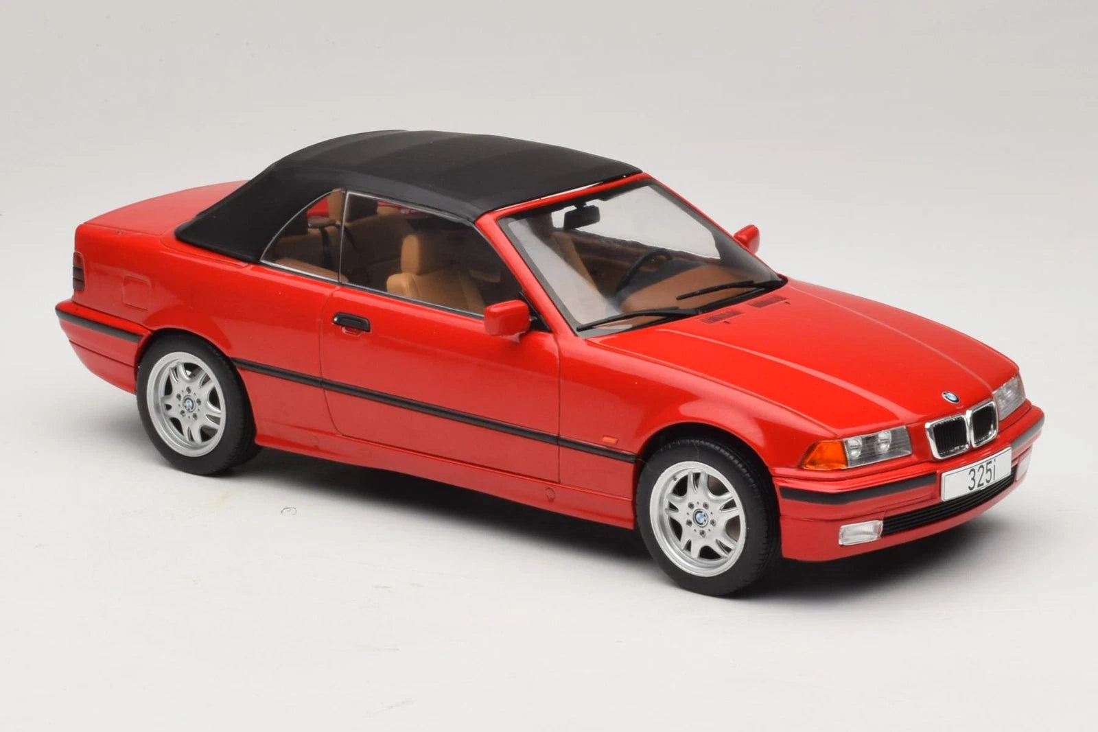 MCG 1/18"-BMW (E36) Alpina B3 3.2 Cabriolet 1996 —(Rouge) MCG18317
