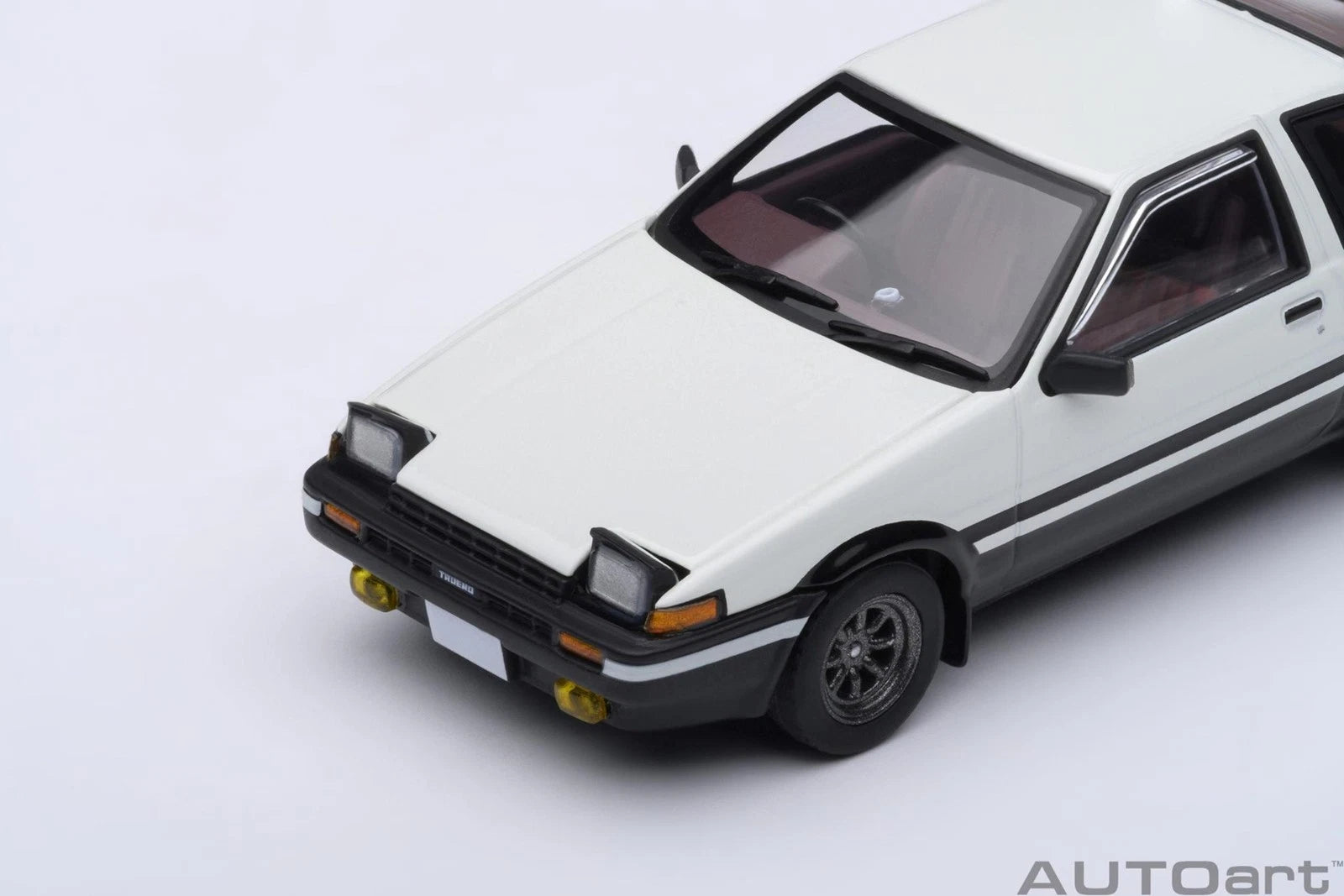 AutoArt 1/64 Toyota Sprinter Trueno (AE86) Initial D