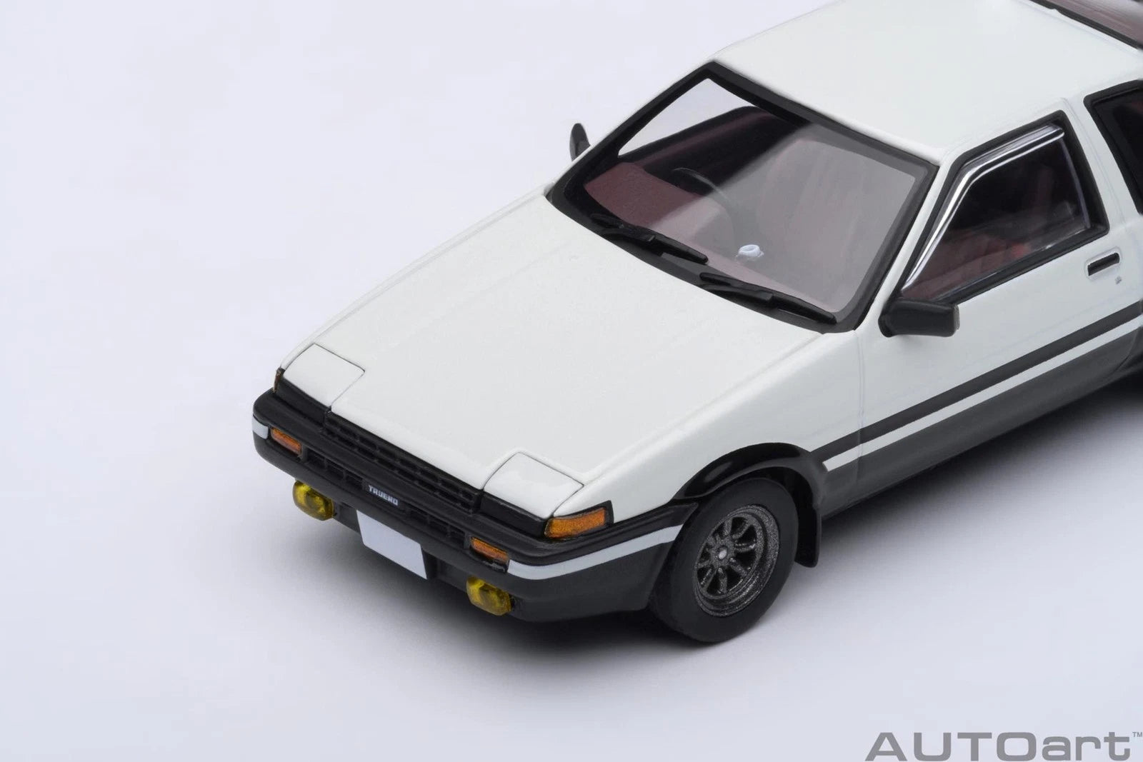 AutoArt 1/64 Toyota Sprinter Trueno (AE86) Initial D