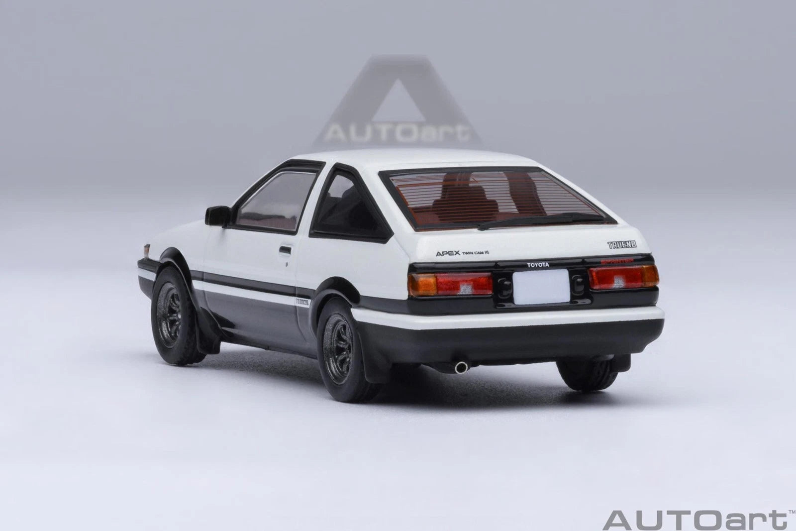 AutoArt 1/64 Toyota Sprinter Trueno (AE86) Initial D