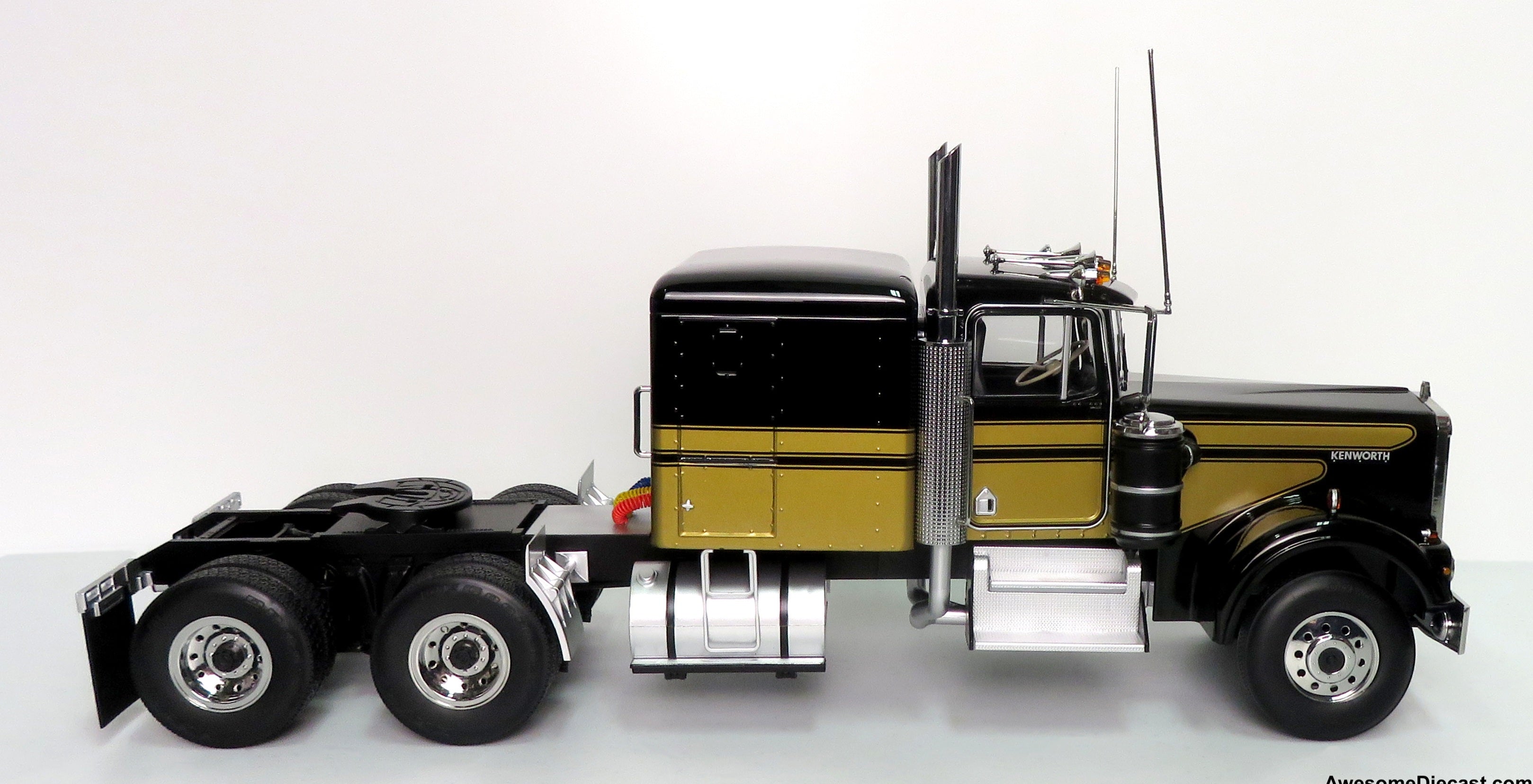 "Smokey and The Bandit" Kenworth W900 and Trailer